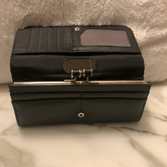 TAHARI Midnight Garden Clutch Black Wallet With RFID - Picture 5 of 9